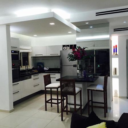 Regency Residence With Pool - Next The Beach Herzelia Extérieur photo